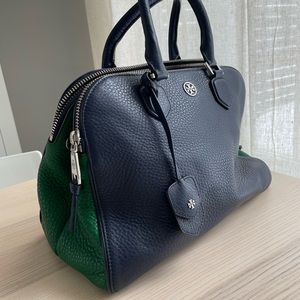 Tory Burch Robinson bag in Tory navy and kelly green